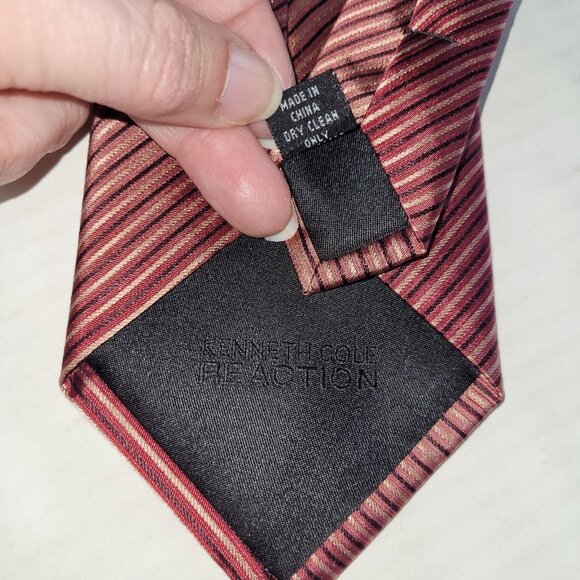 Kenneth Cole Reaction Tie Mens Necktie Red Stripe Silk Handmade Office Preppy - Picture 5 of 7